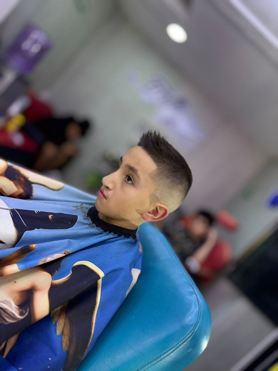 Fade alto con puntas texturizadas
